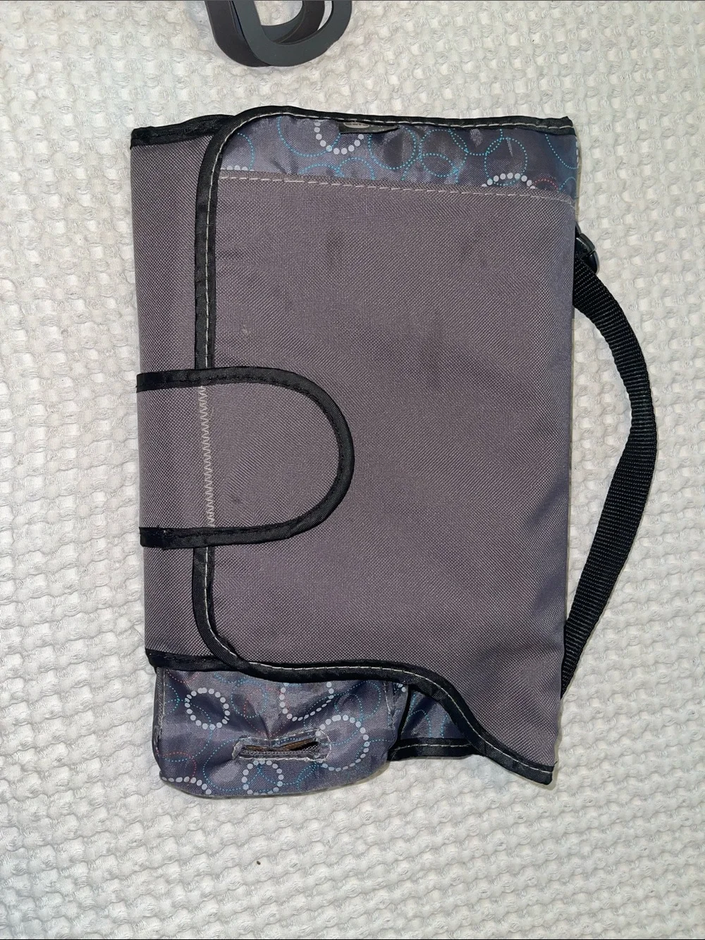 JJ Cole Grey & White Pattern Convertible Baby Bag with Accessories